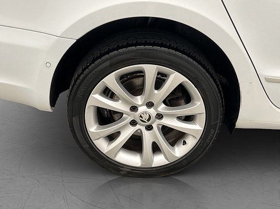 Skoda Superb 27 of 28