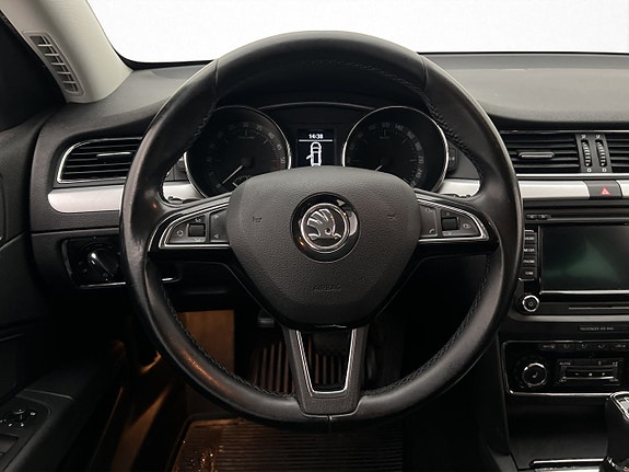 Skoda Superb 16 of 28