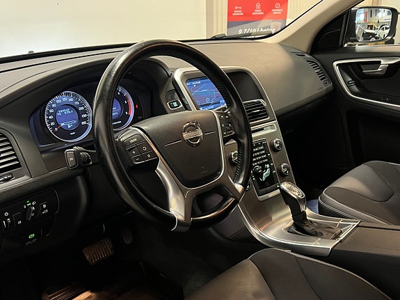 Volvo XC60 13 of 26