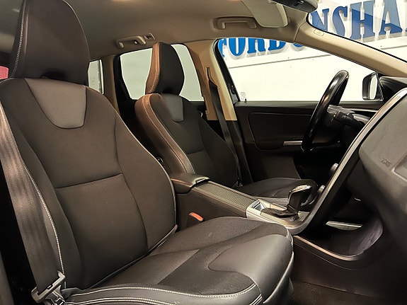 Volvo XC60 21 of 26