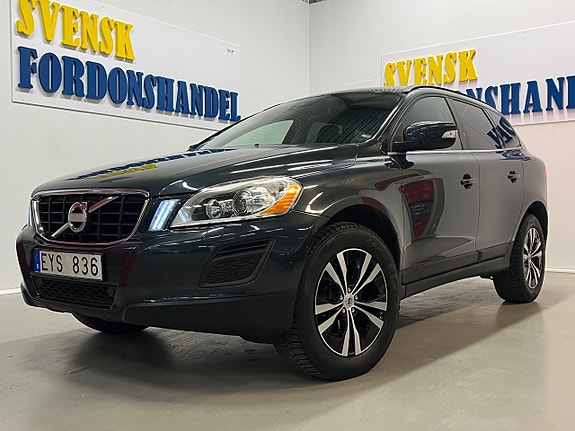 Volvo XC60 2 of 26