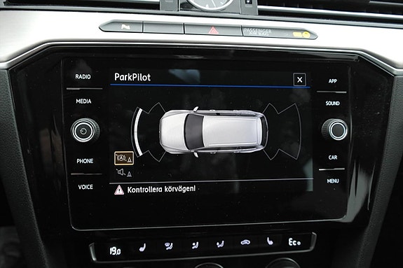 Volkswagen Passat 11 of 18