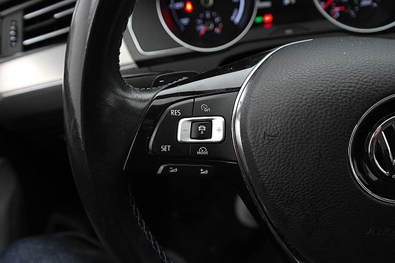 Volkswagen Passat 9 of 18