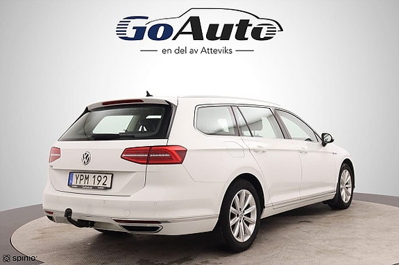 Volkswagen Passat 3 of 18