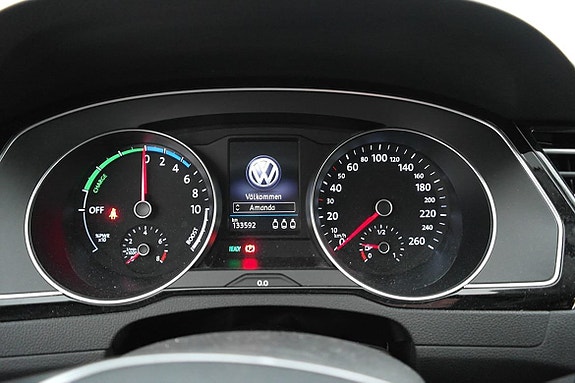 Volkswagen Passat 8 of 18
