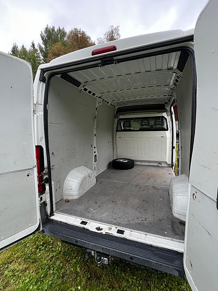 Peugeot Boxer 8 of 12