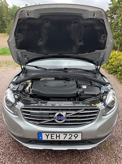 Volvo XC60 7 of 13