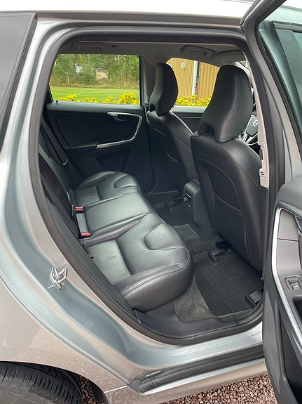 Volvo XC60 10 of 13