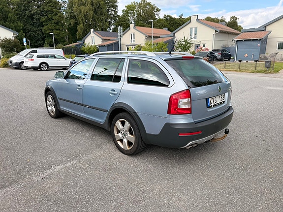 Skoda Octavia Scout 3 of 21