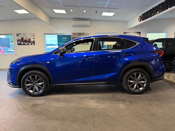Lexus NX300h 23 of 27