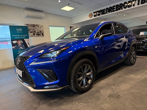 Lexus NX300h 2 of 27