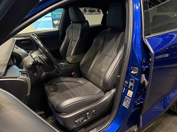 Lexus NX300h 10 of 27