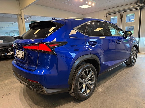 Lexus NX300h 4 of 27