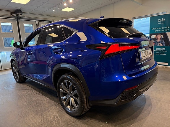 Lexus NX300h 3 of 27
