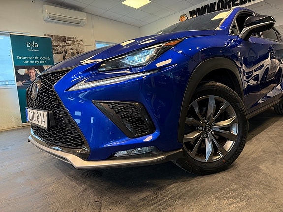 Lexus NX300h 6 of 27