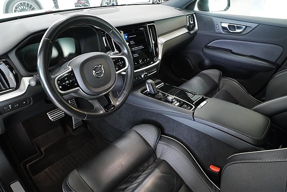 Volvo V60 2 of 9