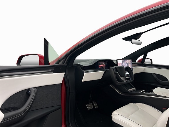 Tesla Model X 13 of 30
