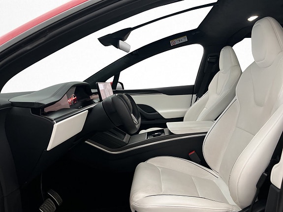 Tesla Model X 14 of 30