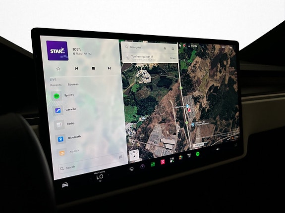Tesla Model X 24 of 30