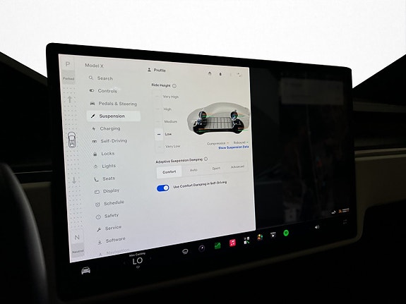 Tesla Model X 28 of 30