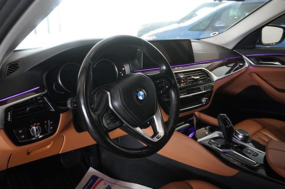BMW 530e 2 of 12