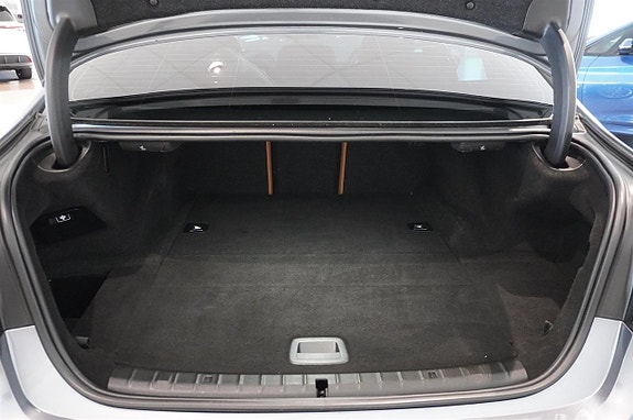 BMW 530e 11 of 12