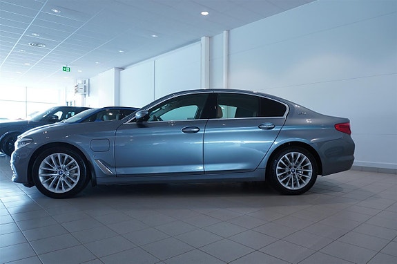 BMW 530e 3 of 12
