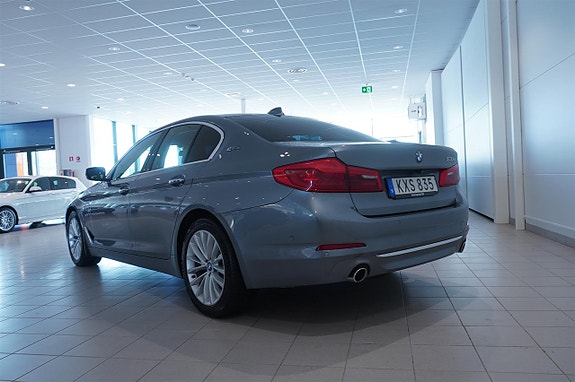 BMW 530e 4 of 12