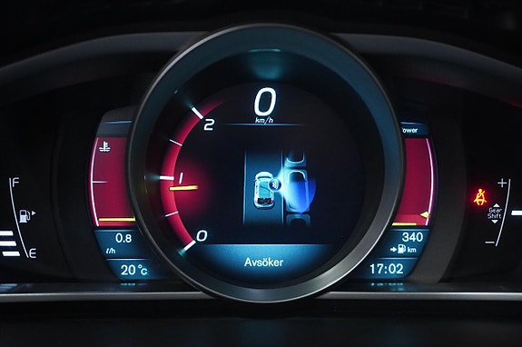 Volvo V40 12 of 17