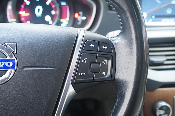 Volvo V40 15 of 17