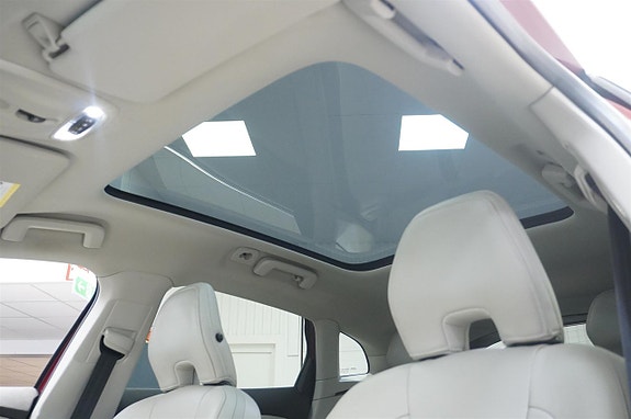 Volvo V40 7 of 17