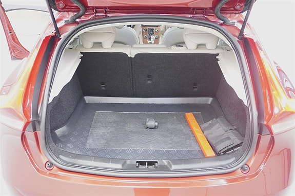 Volvo V40 17 of 17