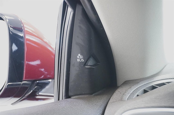 Volvo V40 16 of 17