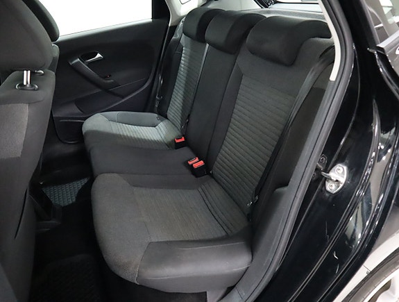 Volkswagen Polo 8 of 18