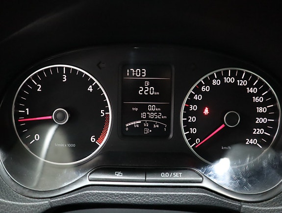 Volkswagen Polo 13 of 18