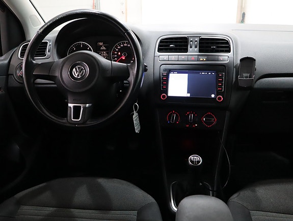 Volkswagen Polo 12 of 18