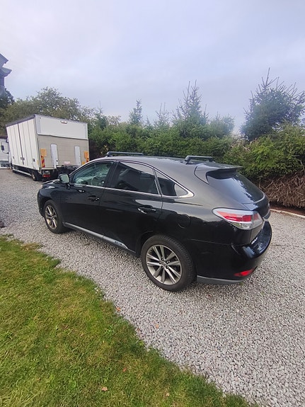 Lexus RX450h 2 of 5