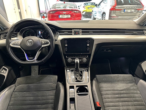 Volkswagen Passat 13 of 20