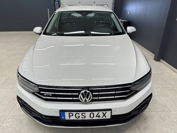 Volkswagen Passat 3 of 20