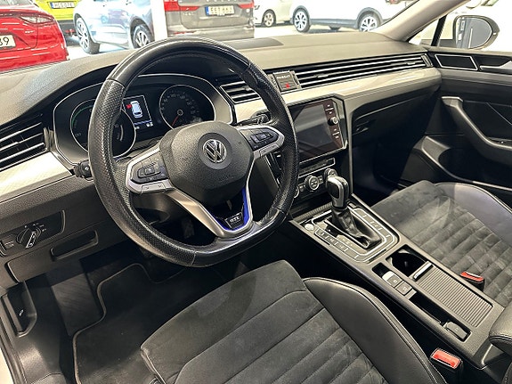 Volkswagen Passat 14 of 20