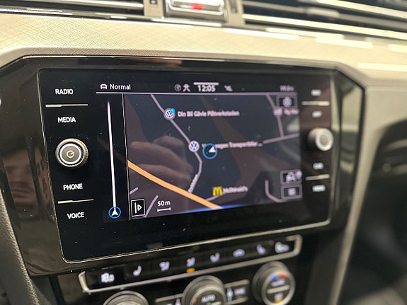 Volkswagen Passat 18 of 20