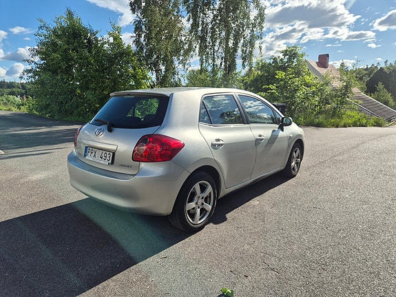 Toyota Auris 3 of 5