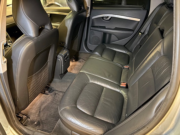 Volvo XC70 24 of 30