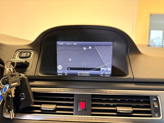 Volvo XC70 14 of 30