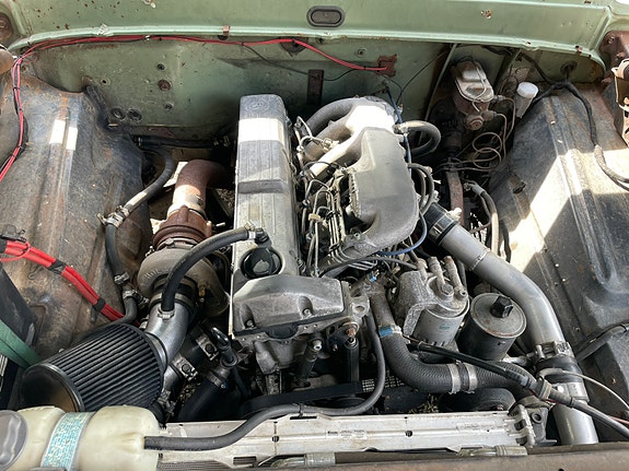 Ford F-100 2 of 5