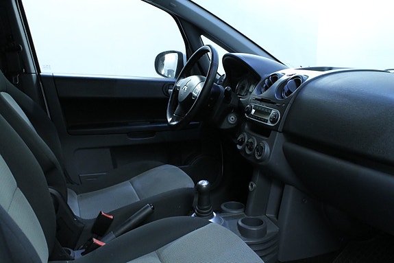 Mitsubishi Colt 9 of 12