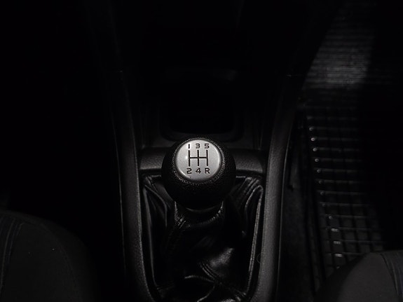 Suzuki Swift 18 of 20