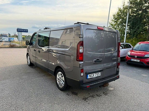 Renault Trafic 6 of 17