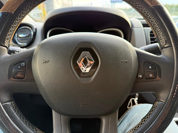 Renault Trafic 12 of 17