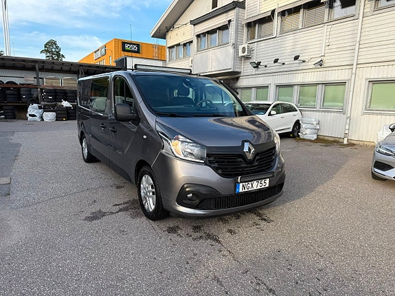 Renault Trafic 2 of 17